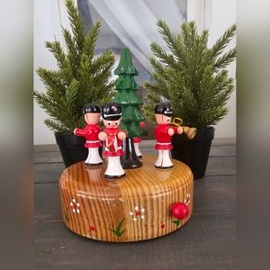 Vintage 1981 Schmid marching band music box